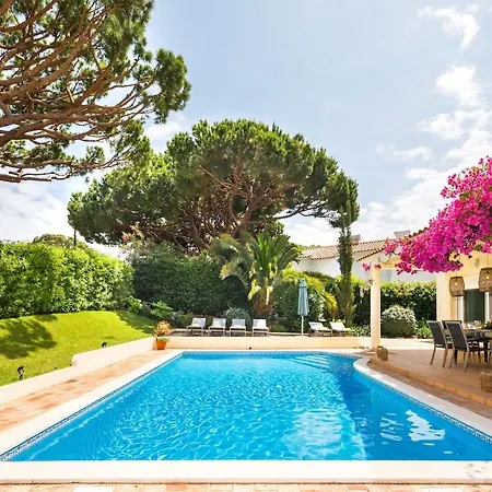 Villa Amora *